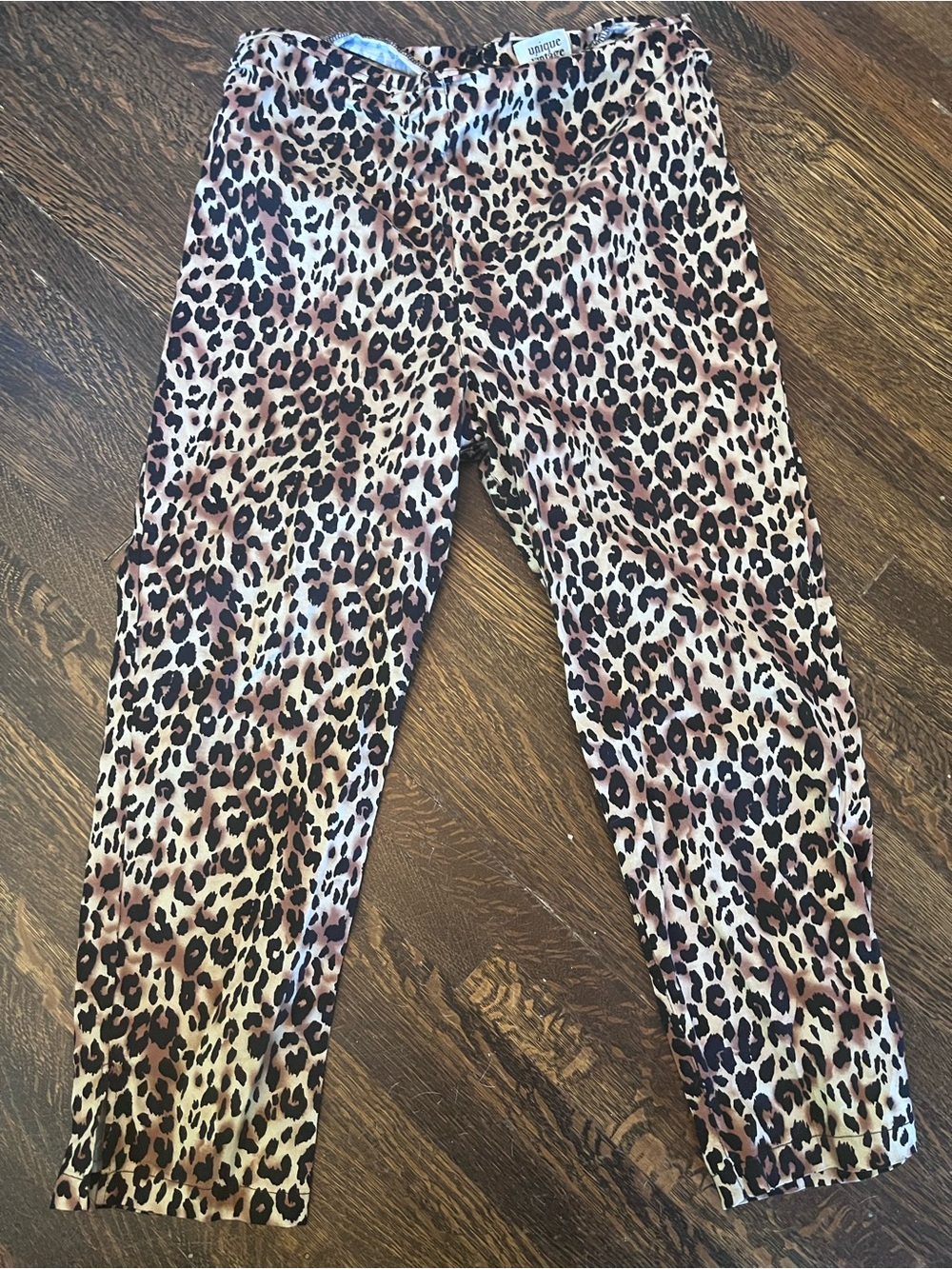 Unique vintage Leopard Print Capris size L